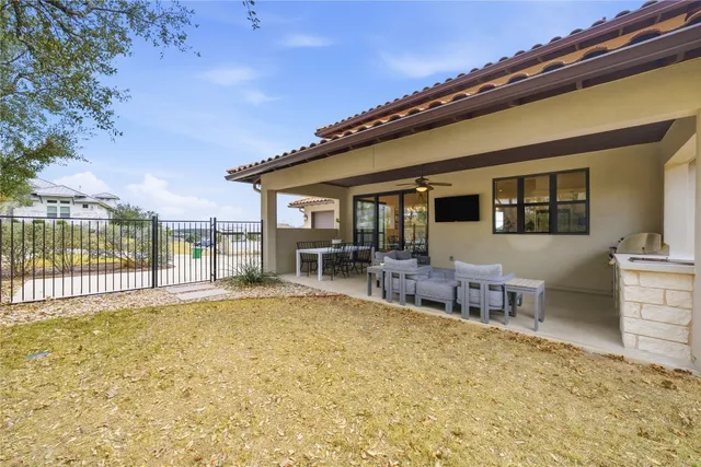 $1,099,000 | 321 Sweet Grass Lane, Lakeway, TX 78738