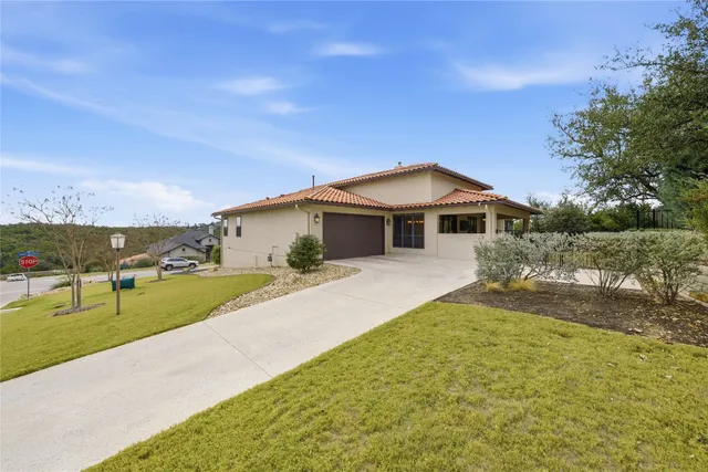 $1,099,000 | 321 Sweet Grass Lane, Lakeway, TX 78738