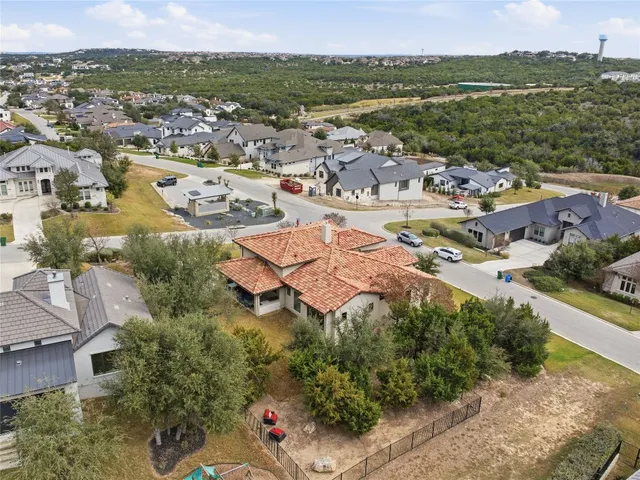 $1,099,000 | 321 Sweet Grass Lane, Lakeway, TX 78738