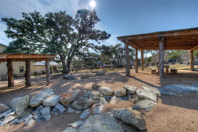 $1,099,000 | 321 Sweet Grass Lane, Lakeway, TX 78738