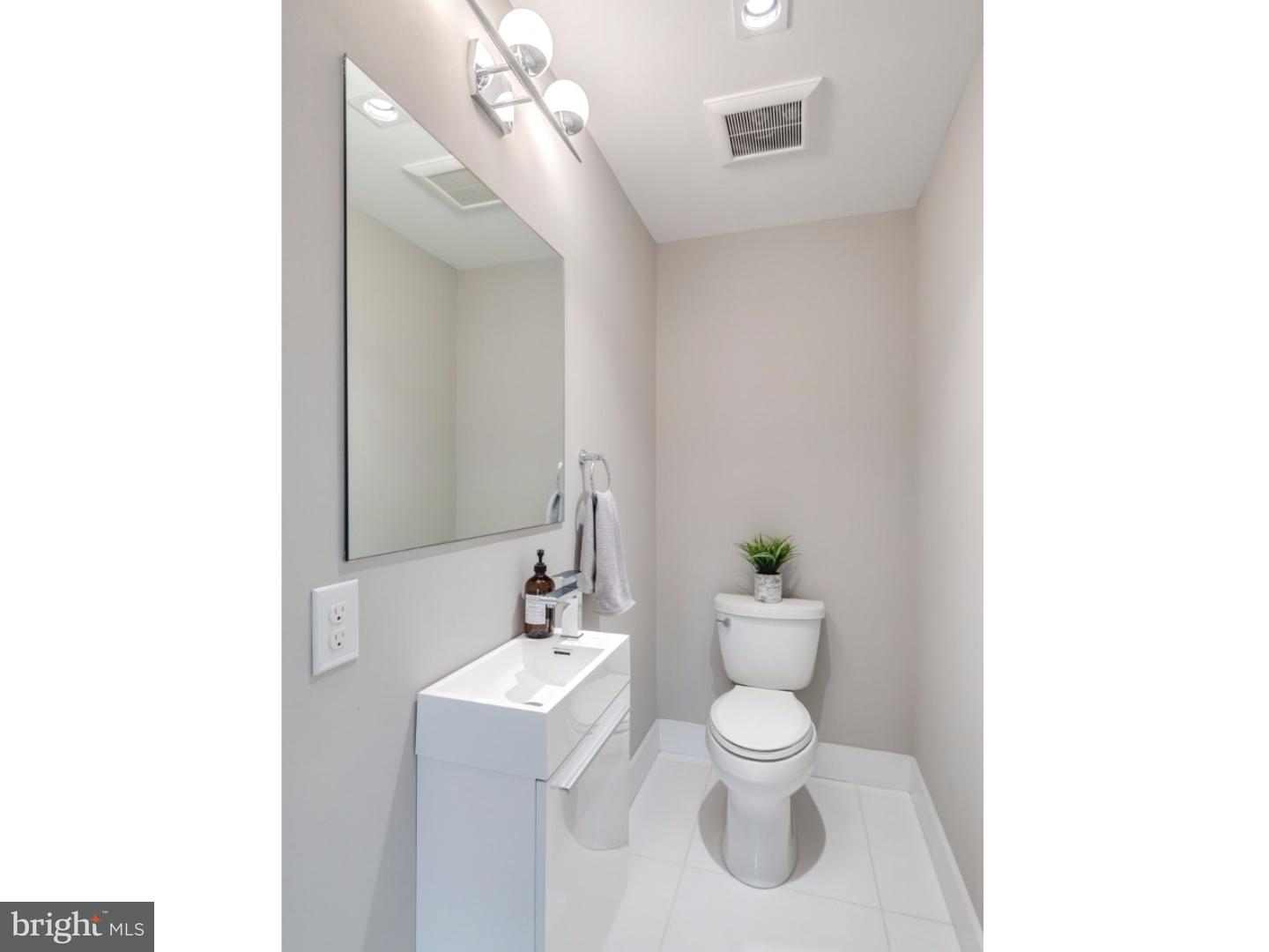 1310 South 20th Street Philadelphia, PA 19146 - Photo 13 of 25 Half Bath