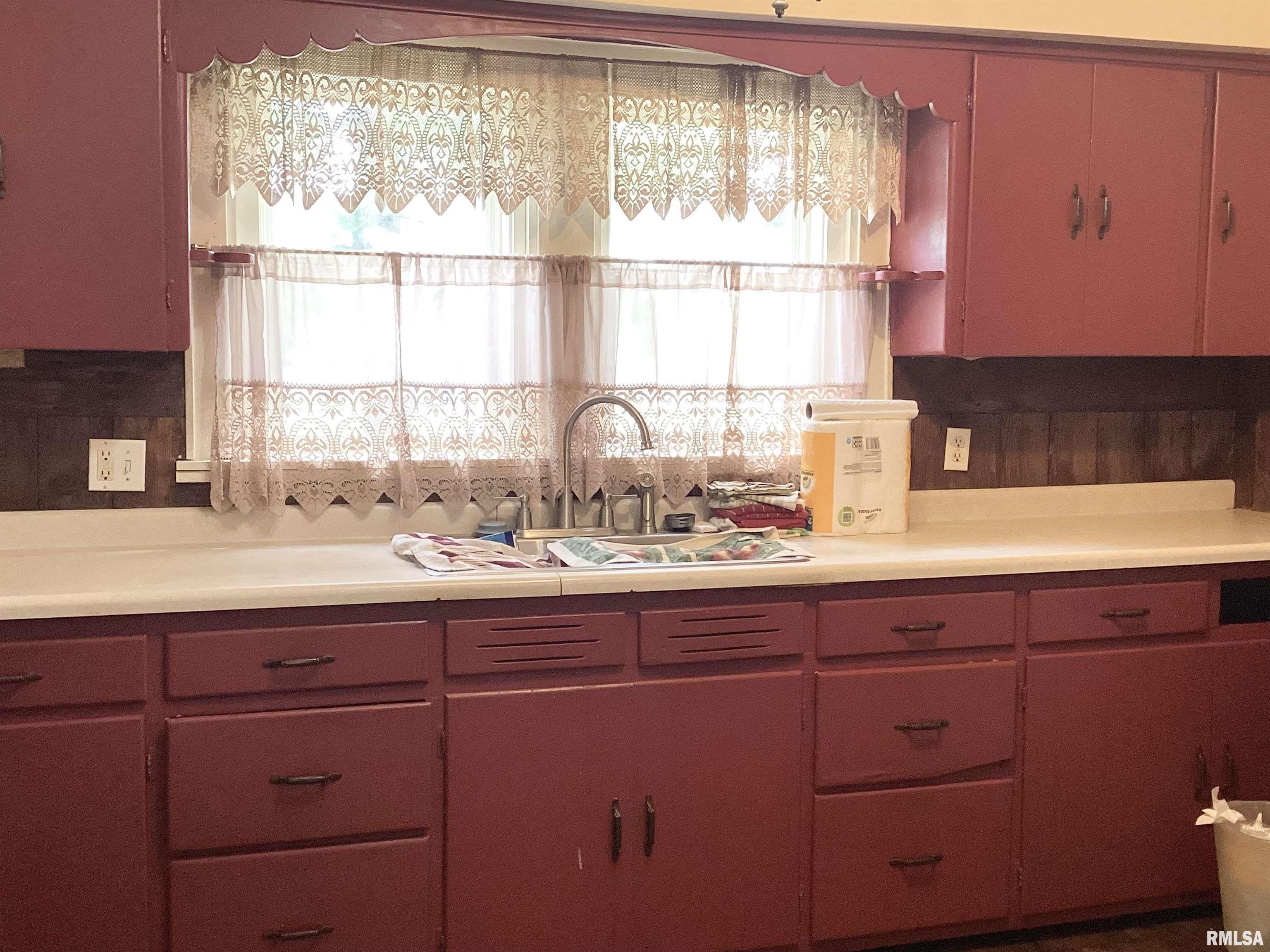 620 East Walnut Street Canton, IL 61520 - Photo 13 of 31