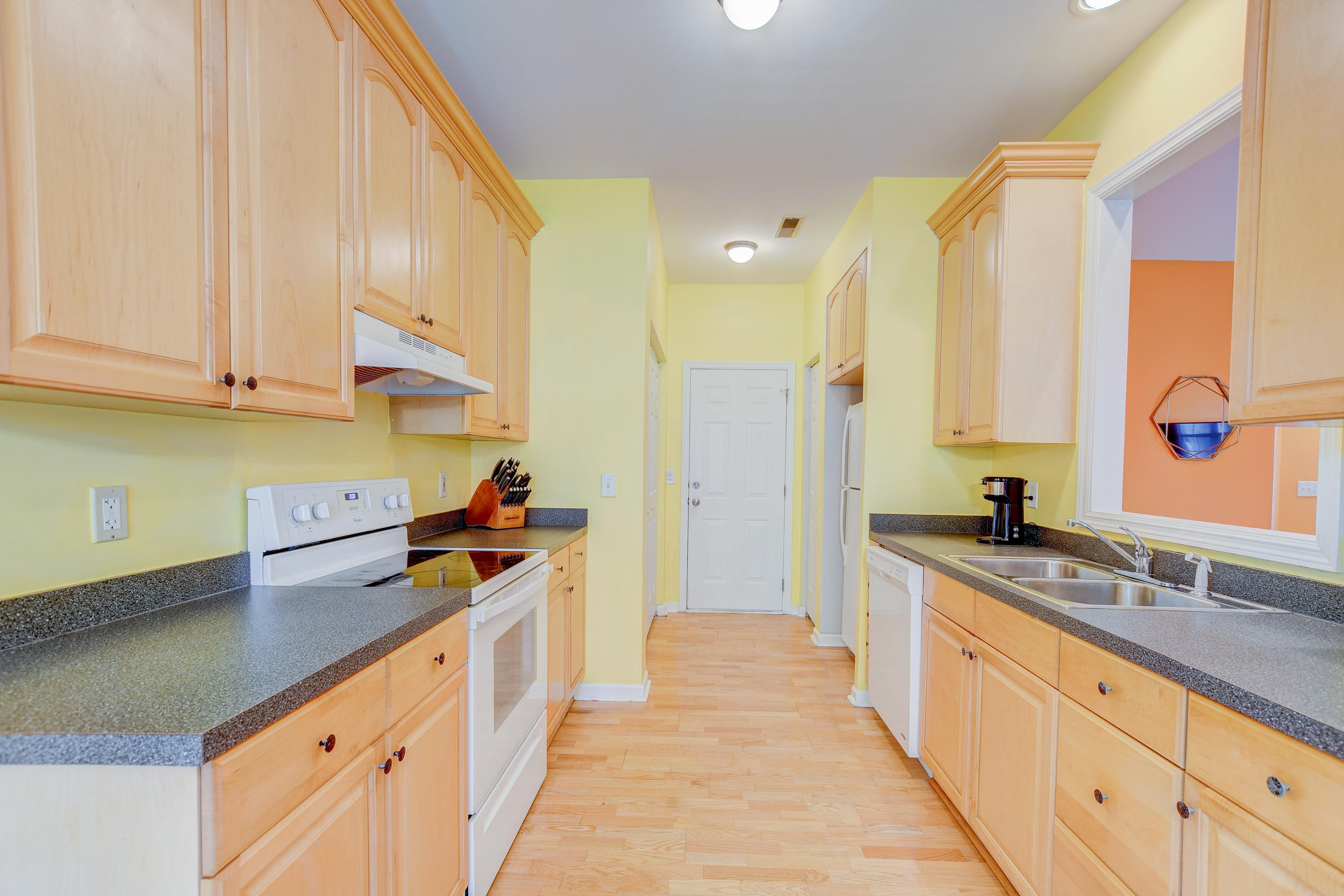 1880 Beechwood Road Charleston, SC 29414 - Photo 5 of 35 DSC_5987_88_89_90_91