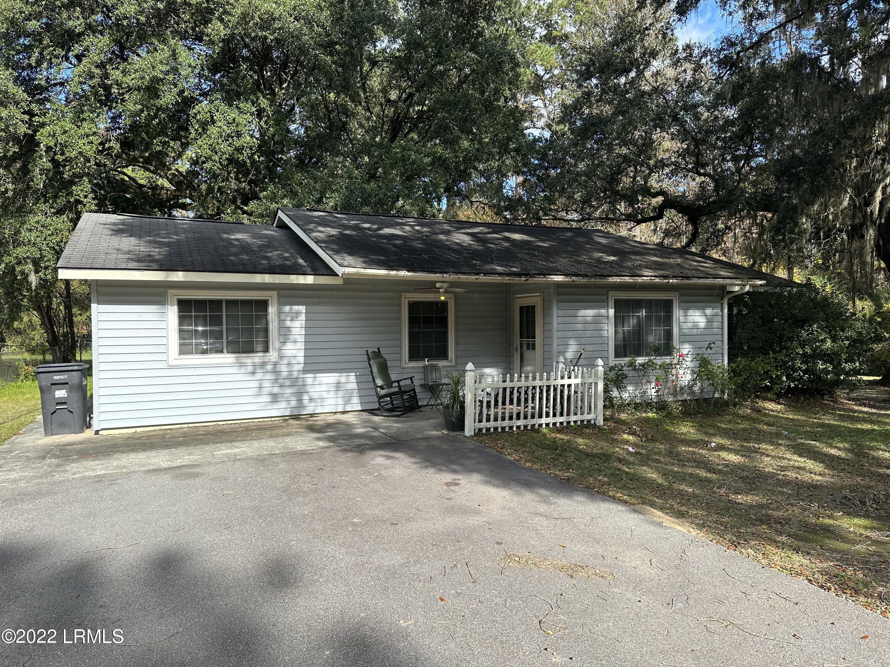 69 Roseida Road Beaufort, SC 29906 - Photo 1 of 3 Front