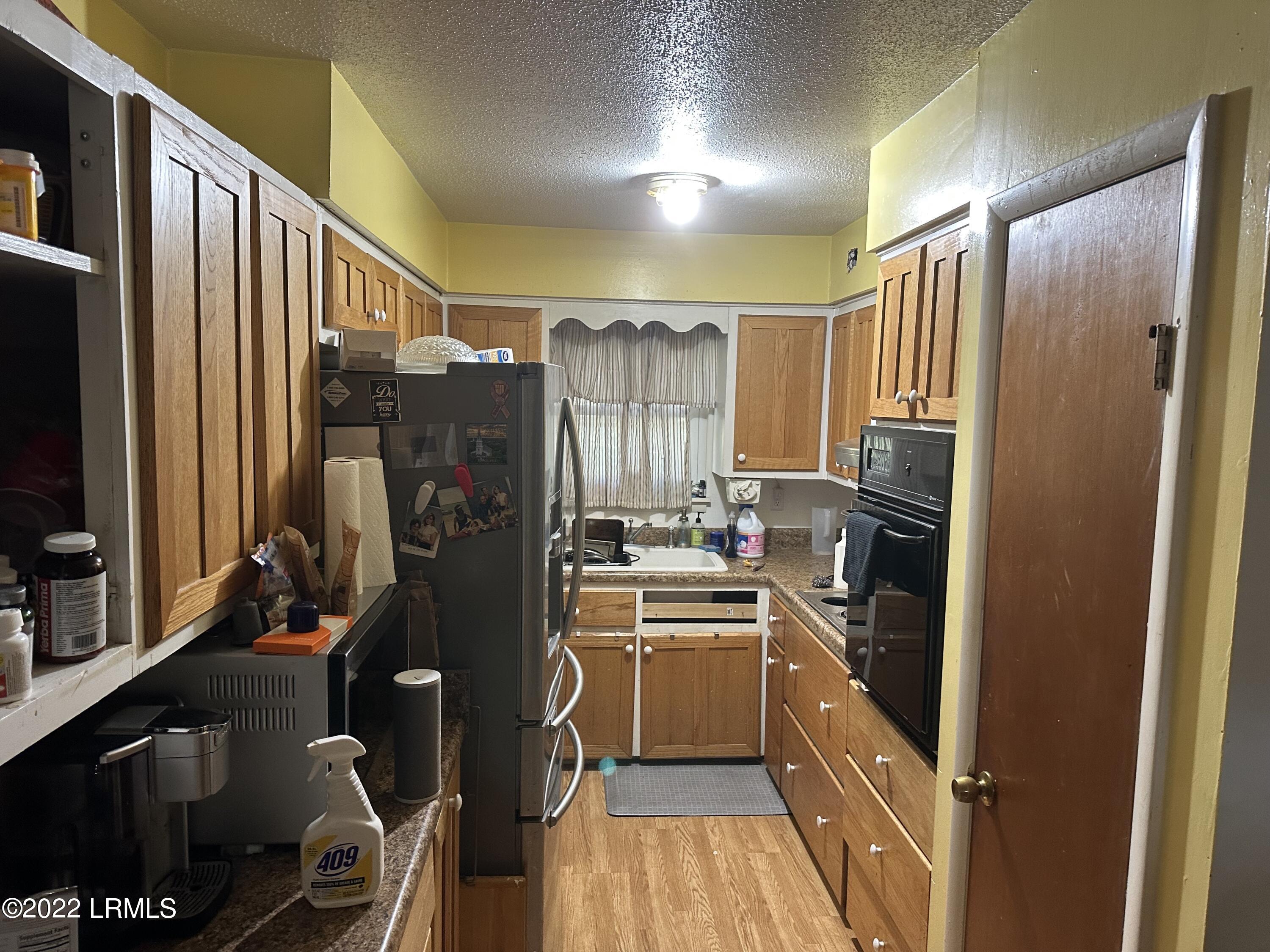 69 Roseida Road Beaufort, SC 29906 - Photo 3 of 3 Kitchen