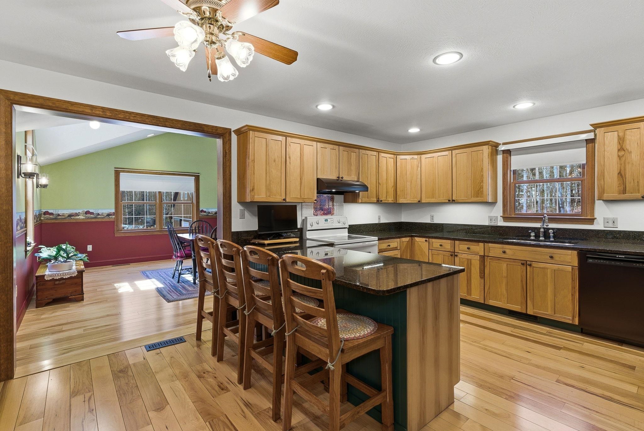 166 Amherst Street Amherst, NH 03031 - Photo 14 of 60