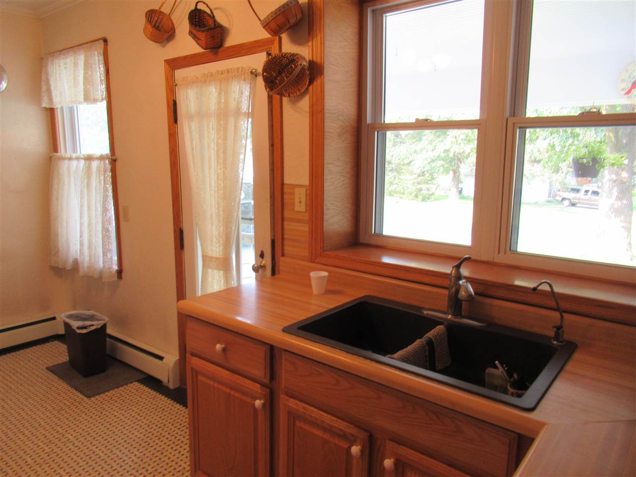 7216 Miller Road Swartz Creek, MI 48473 - Photo 12 of 56 50052462-11.JPG