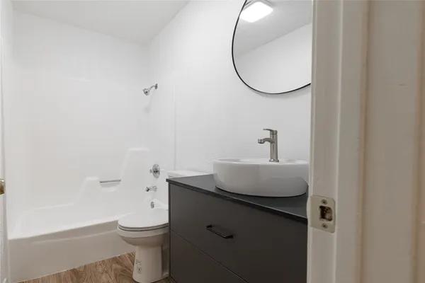 $1,250 | 100 Nicole Cove, Unit B, Round Rock, TX 78664