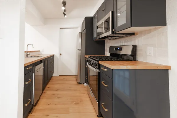 $1,250 | 100 Nicole Cove, Unit B, Round Rock, TX 78664