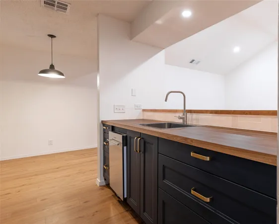 $1,250 | 100 Nicole Cove, Unit B, Round Rock, TX 78664