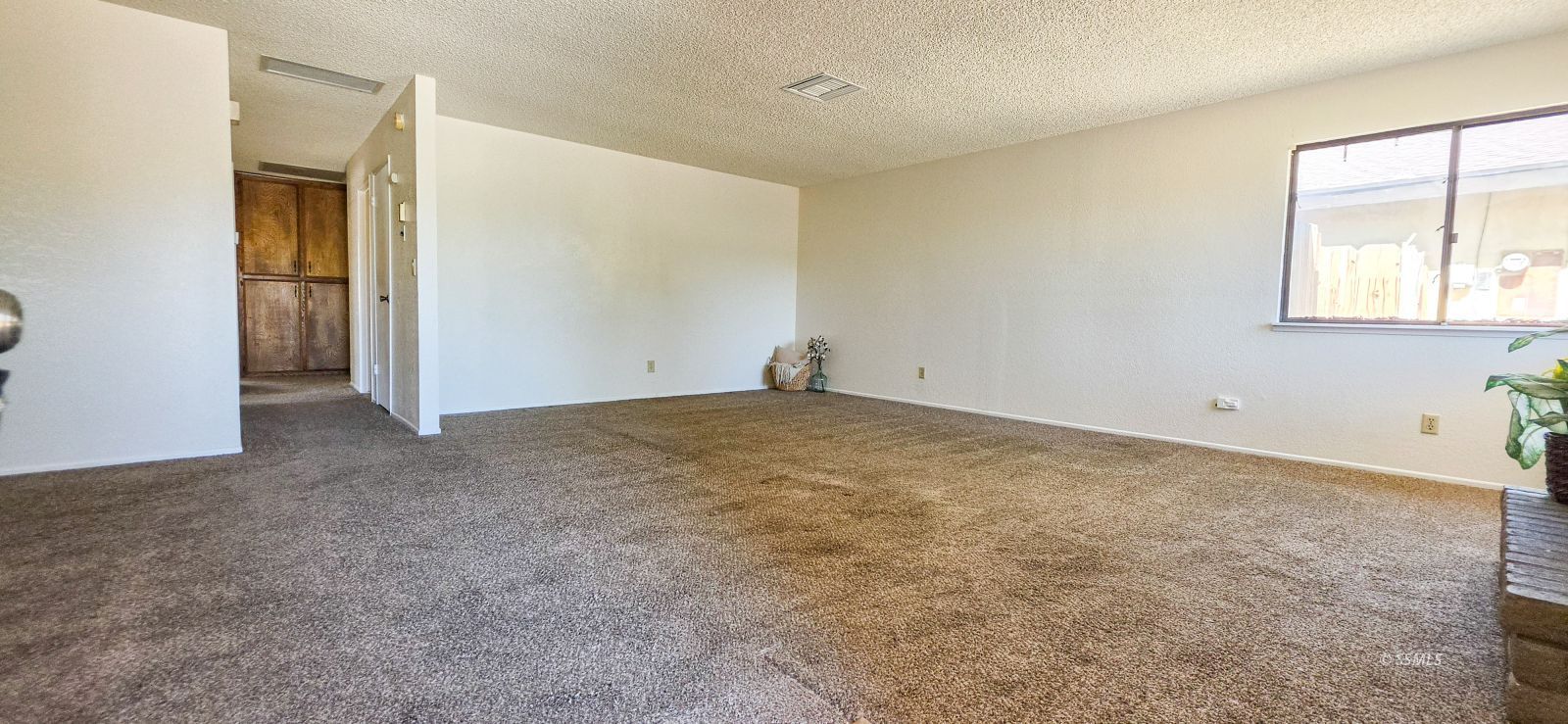 924 Kinnett Avenue Ridgecrest, CA 93555 - Photo 2 of 14