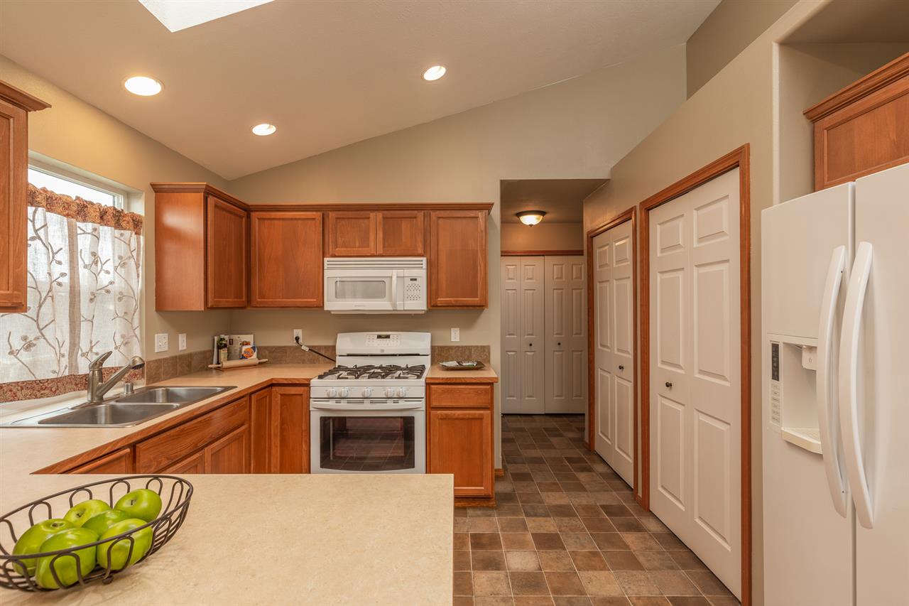 3015 East Lane Park Road Mead, WA 99021 - Photo 9 of 20 Gallery Image 9