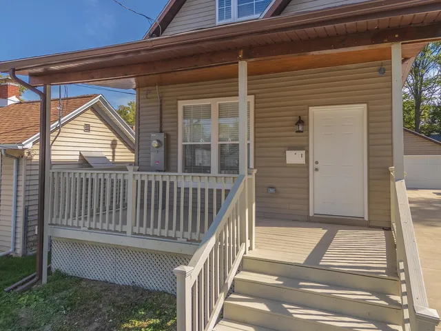 $209,900 | 507 North Lee Street, Bloomington, IL 61701