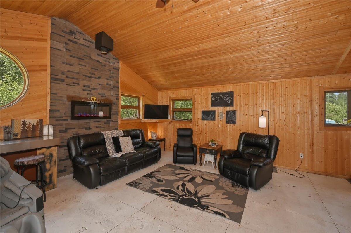 2751 East Milchesky Road Foxboro, WI 54836 - Photo 9 of 42 Gallery Image 9
