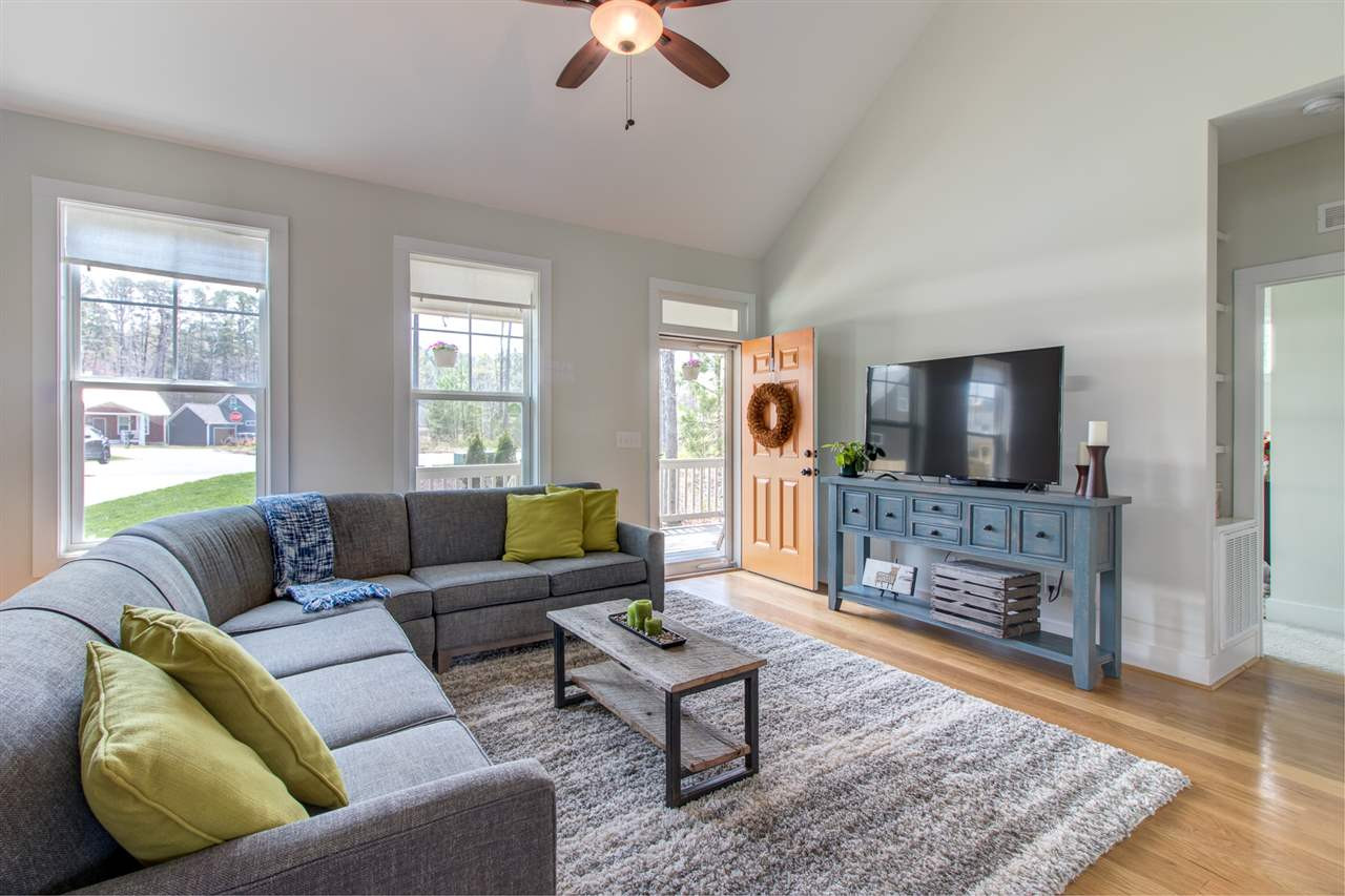 4 Moss Spring Court Durham, NC 27712 - Photo 5 of 25 Living Room