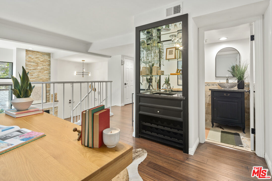 4549 Alla Road, Unit 5 Marina del Rey, CA 90292 - Photo 12 of 35 a living room with furniture