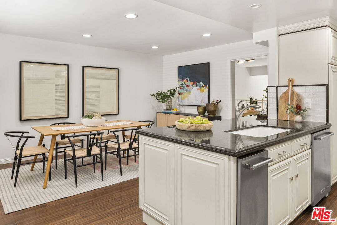 4549 Alla Road, Unit 5 Marina del Rey, CA 90292 - Photo 19 of 35 a kitchen with sink and chairs
