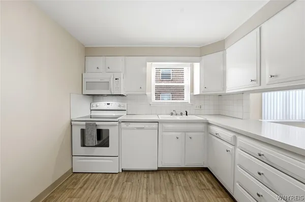 $142,500 | 72 Old Lyme Drive, Unit 2, Amherst, NY 14221