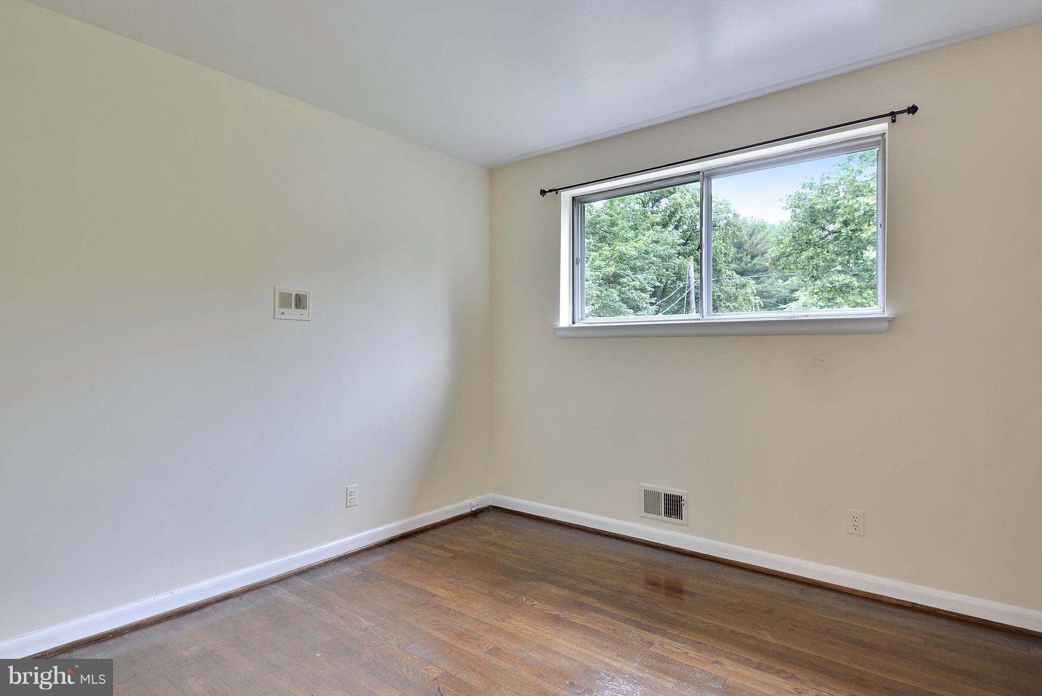 11401 Clara Street Silver Spring, MD 20902 - Photo 20 of 30 Bedroom 3