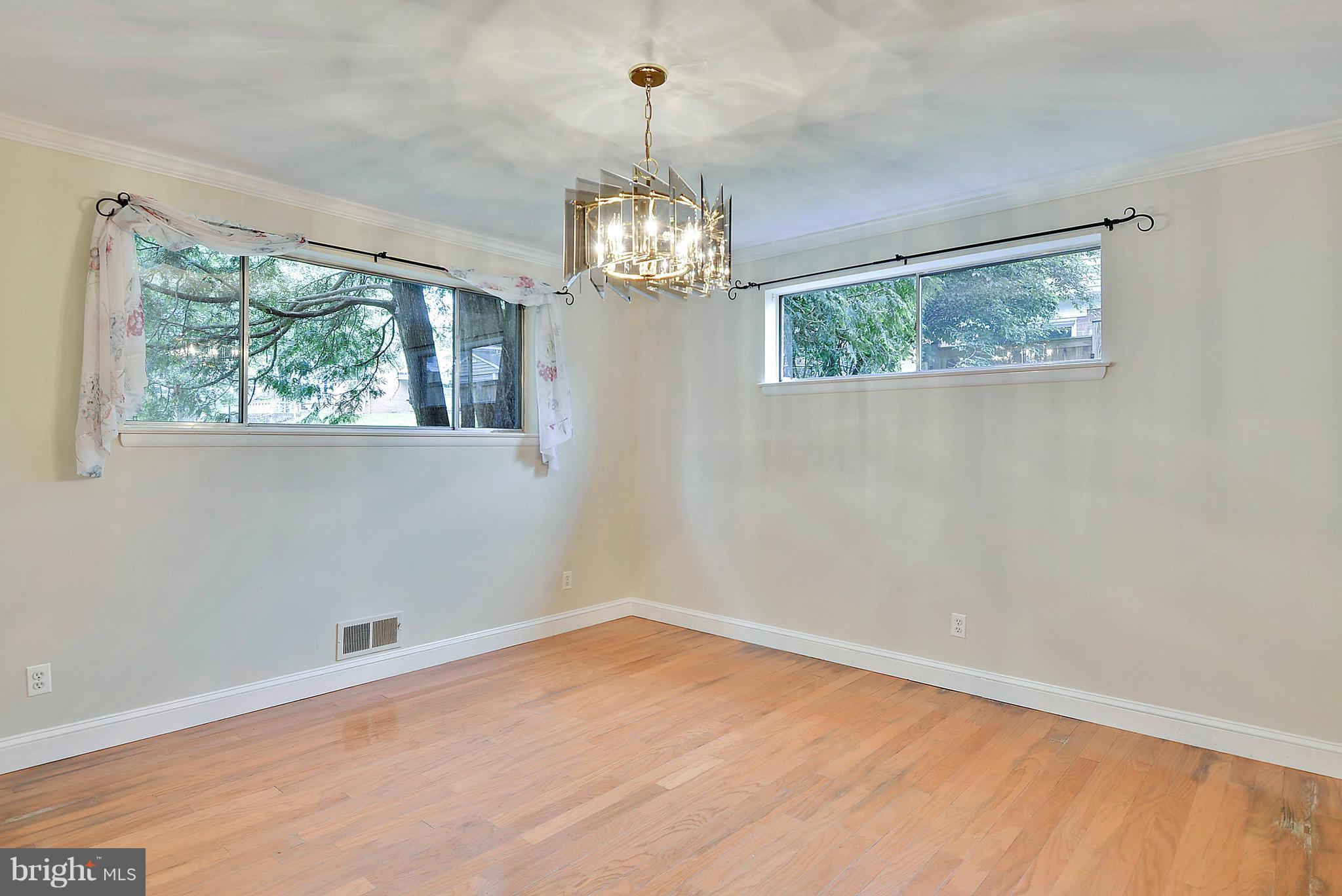 11401 Clara Street Silver Spring, MD 20902 - Photo 9 of 30 Dining Room
