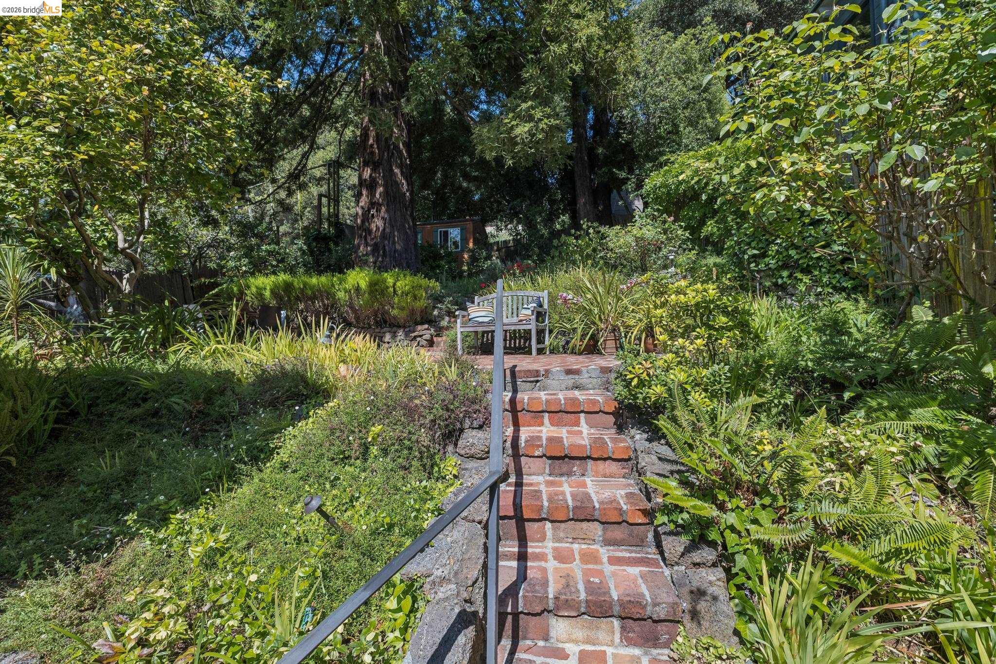 8 Mosswood Road Berkeley, CA 94704 - Photo 44 of 50