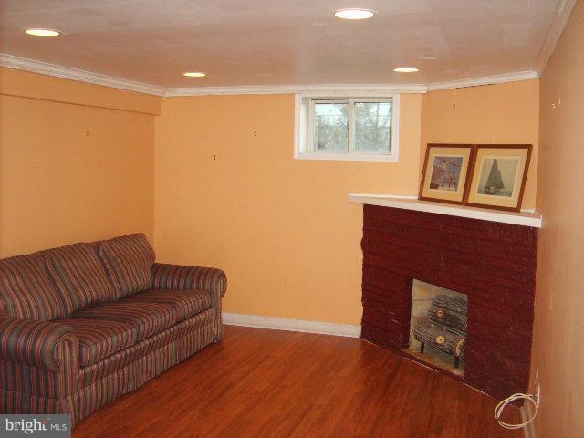 5547 Oakland Road Halethorpe, MD 21227 - Photo 6 of 11 Family Room