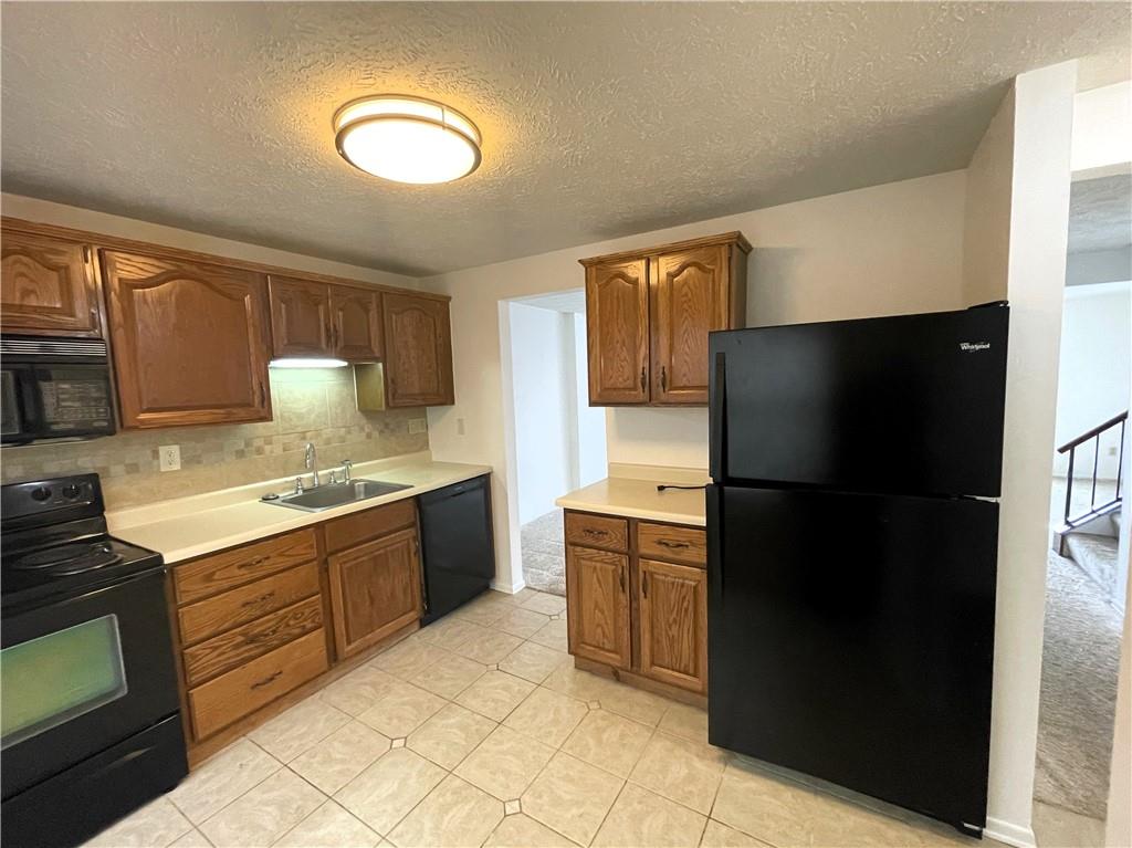 347 Ridge Point Circle Bridgeville, PA 15017 - Photo 4 of 30 Gallery Image 4
