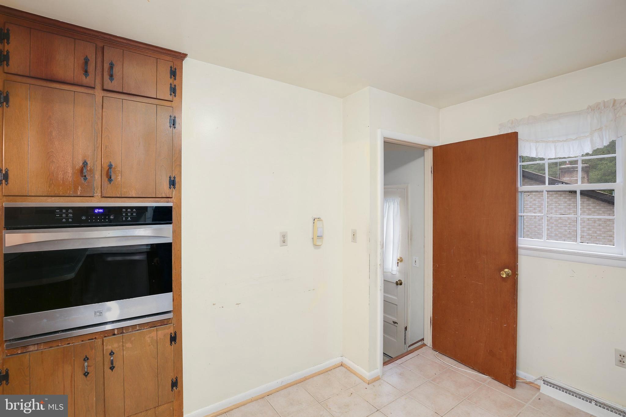 9535 Clement Road Silver Spring, MD 20910 - Photo 11 of 28