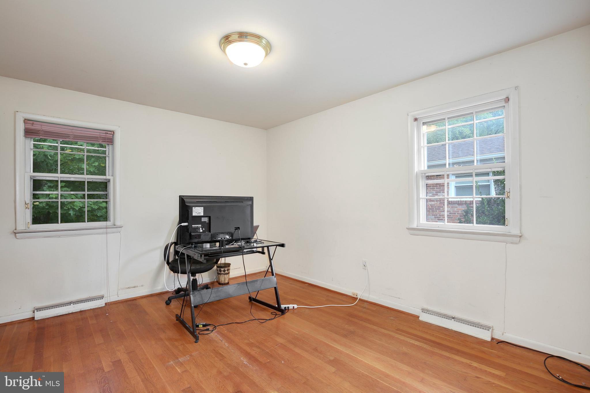 9535 Clement Road Silver Spring, MD 20910 - Photo 17 of 28