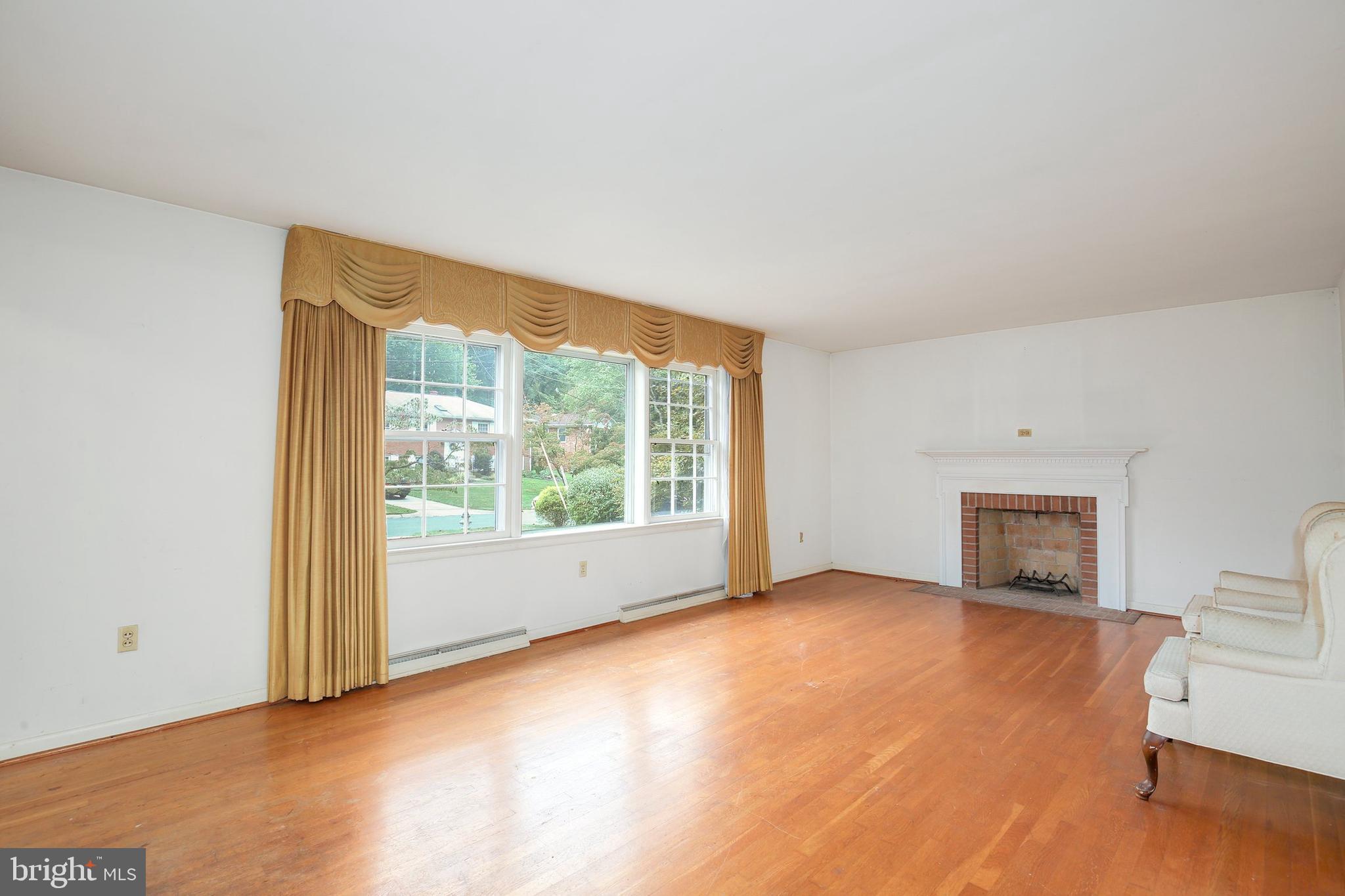 9535 Clement Road Silver Spring, MD 20910 - Photo 4 of 28