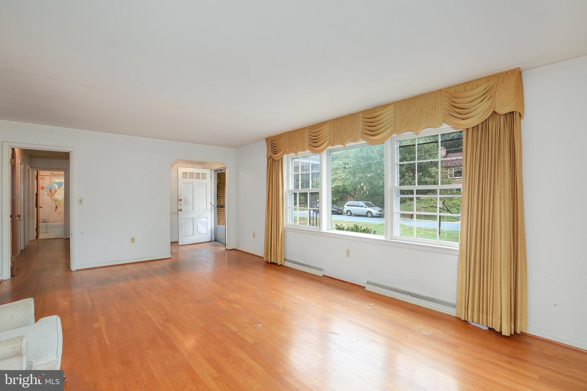 9535 Clement Road Silver Spring, MD 20910 - Photo 6 of 28