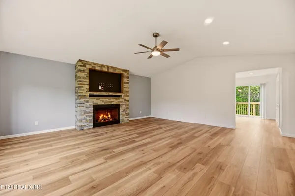 $359,000 | 256 Mountainview Estates, Caryville, TN 37714