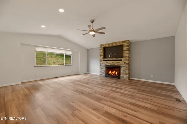 $359,000 | 256 Mountainview Estates, Caryville, TN 37714