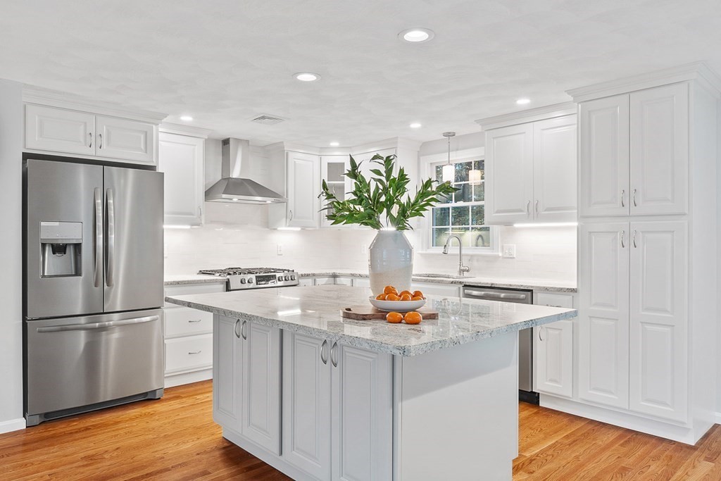 22 Pratt Street Billerica, MA 01821 - Photo 11 of 42