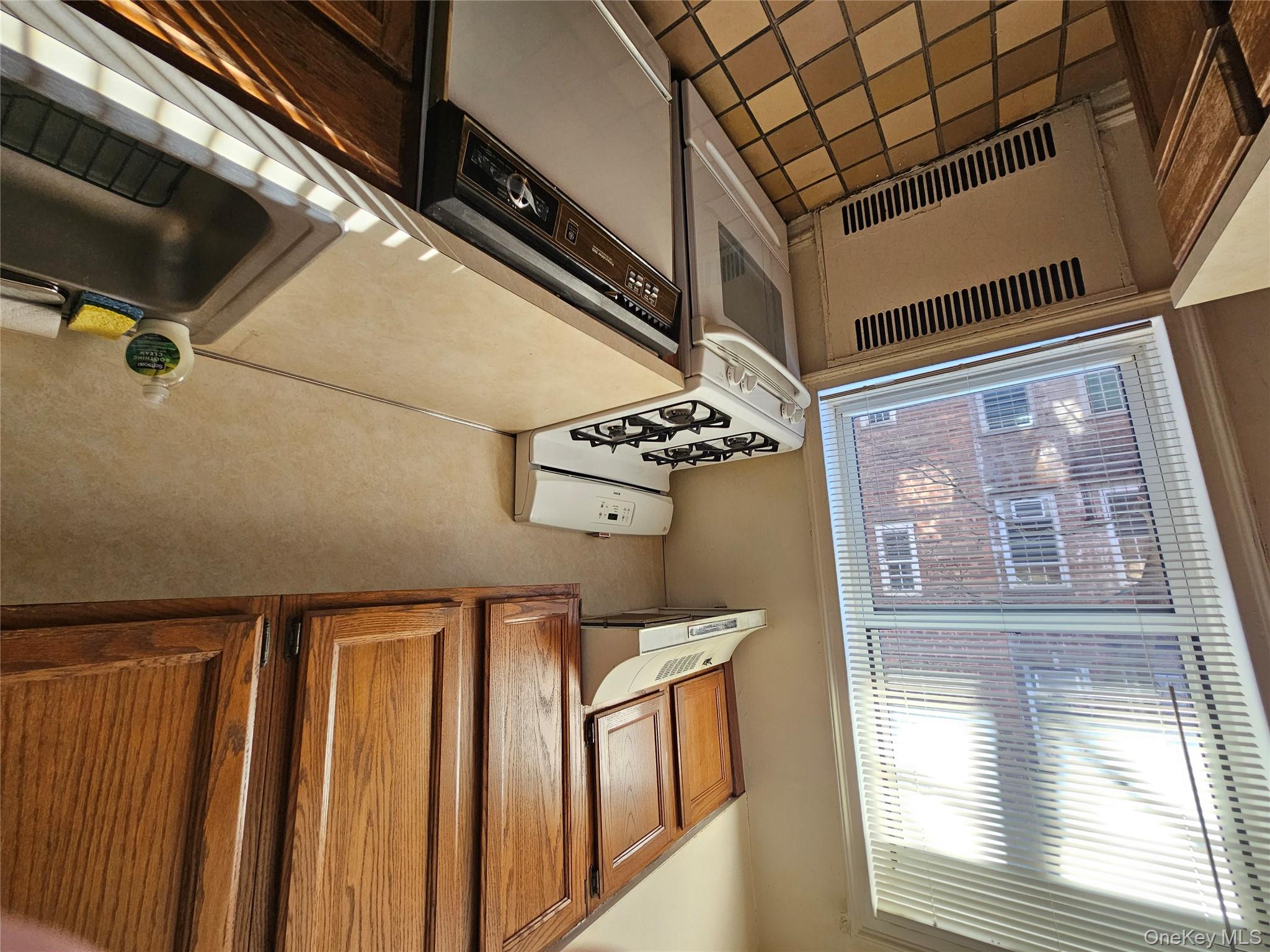 111-39 76th Road, Unit E4 Queens, NY 11375 - Photo 9 of 16