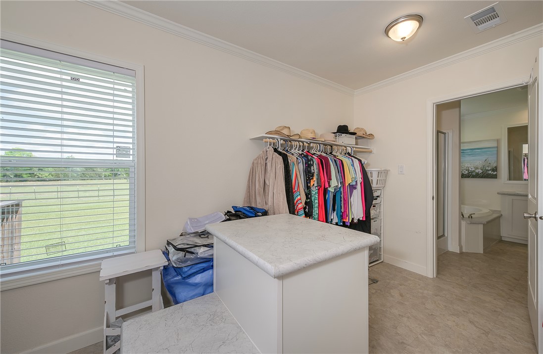10976 Whiterock Road Bremond, TX 76629 - Photo 18 of 42 Master Closet
