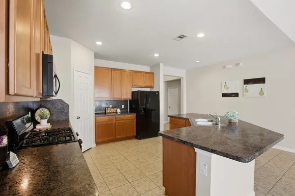 $2,200 | 11103 Avery Oaks Lane, Richmond, TX 77406