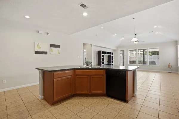 $2,200 | 11103 Avery Oaks Lane, Richmond, TX 77406