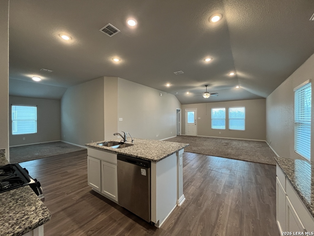 6912 Cetera Crossing Converse, TX 78109 - Photo 13 of 38