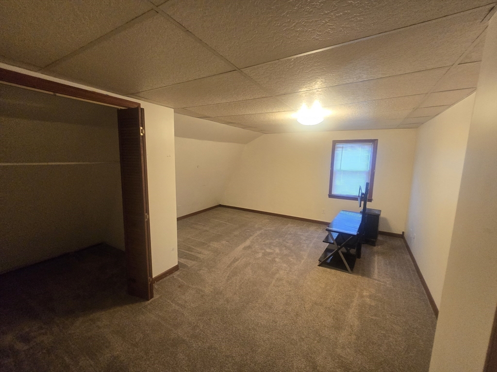 28 Chestnut Hill Road North Oxford, MA 01537 - Photo 16 of 27