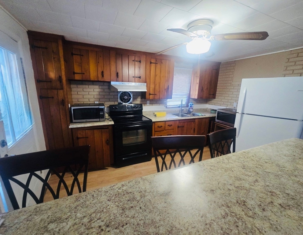 28 Chestnut Hill Road North Oxford, MA 01537 - Photo 2 of 27