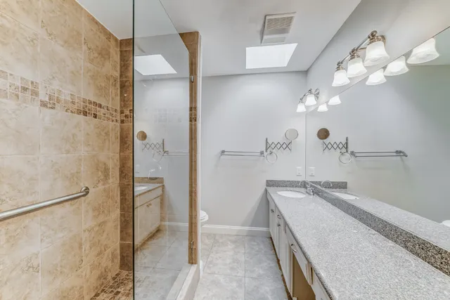 $1,600 | 382 North Post Oak Lane, Unit 382, Houston, TX 77024