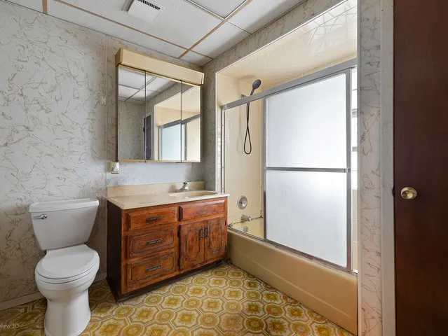 $185,000 | 204 4th Avenue, Joliet, IL 60433