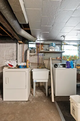 $185,000 | 204 4th Avenue, Joliet, IL 60433