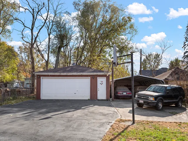 $185,000 | 204 4th Avenue, Joliet, IL 60433