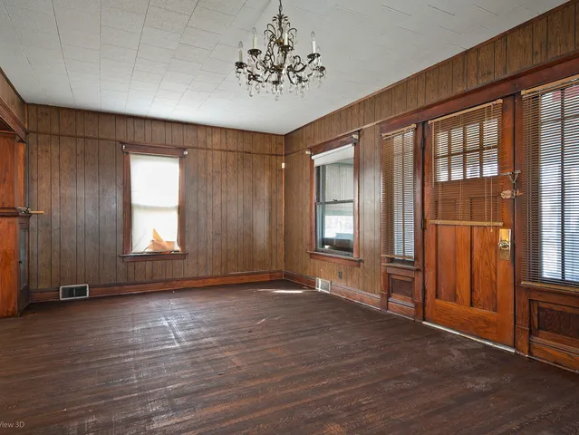 $185,000 | 204 4th Avenue, Joliet, IL 60433