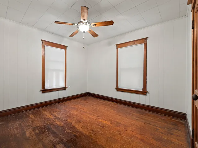 $185,000 | 204 4th Avenue, Joliet, IL 60433