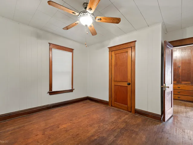 $185,000 | 204 4th Avenue, Joliet, IL 60433