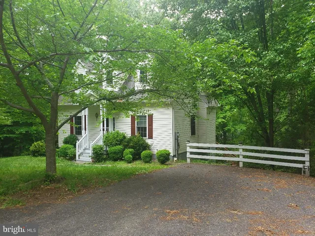 $2,200 | 25715 Southwell Lane, Hollywood, MD 20636