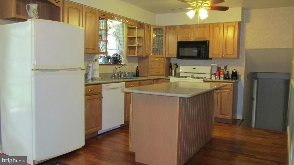 7911 Foote Lane Springfield, VA 22151 - Photo 3 of 17 Kitchen